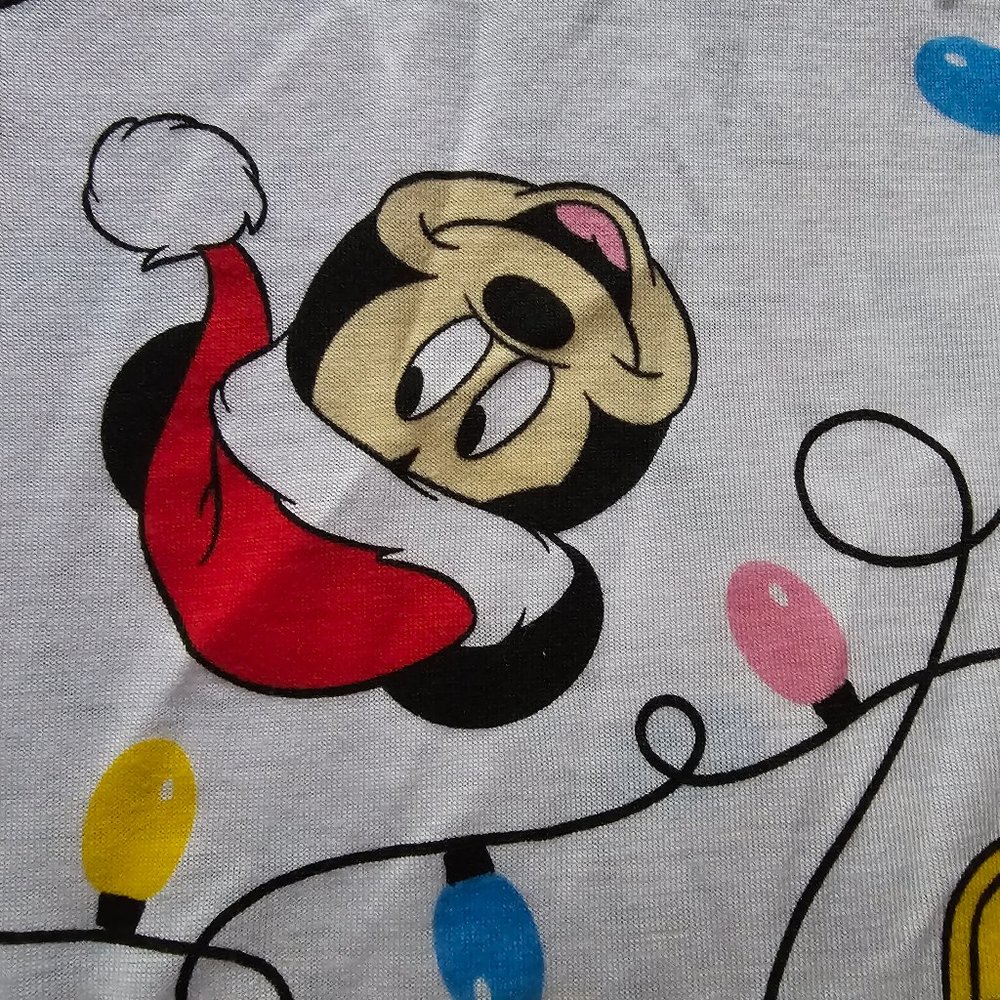Juniors M Disney Mickey Mouse & Friends Christmas Lights Pattern Graphic Tee NWT - Picture 2 of 4